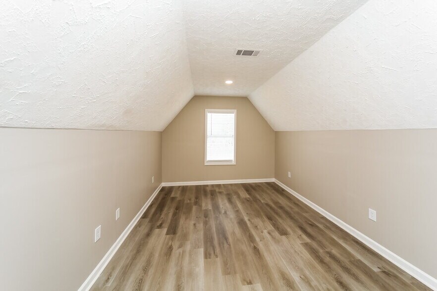 Building Photo - 12923 Fox Ridge Ln