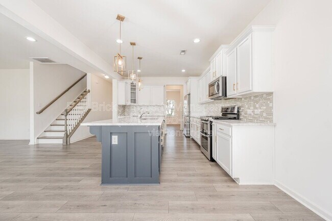 Building Photo - 4698 Selhurst Dr