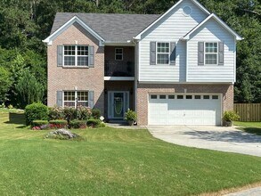 Building Photo - 4BR Home w/ Fireplace + 2-Car Garage in Snellville