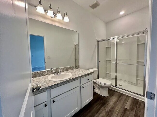 Building Photo - "Charming 3-Bed, 2-Bath Oasis in Zephyrhills – Your Perfect Retreat Awaits!"