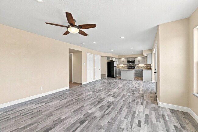 Building Photo - $2,395.95, 4 bed, 3.5 bath located in Colorado Springs with Central AC.