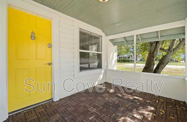 Building Photo - 1803 Douglas Ave