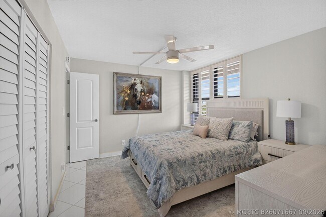 Building Photo - 13 Royal Palm Way