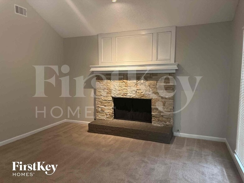 Building Photo - 1726 Hidden Acres Dr SW