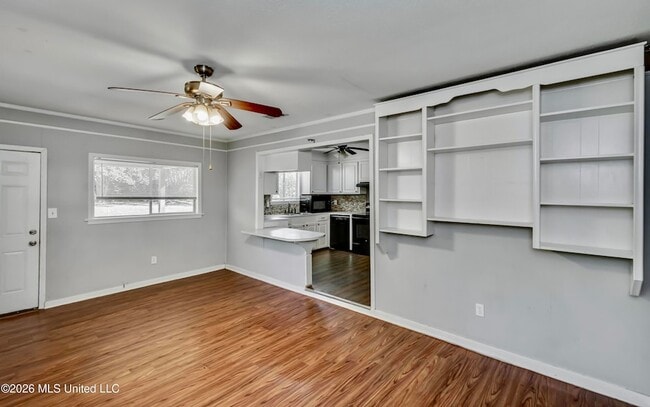 Building Photo - 823 Dunton Rd