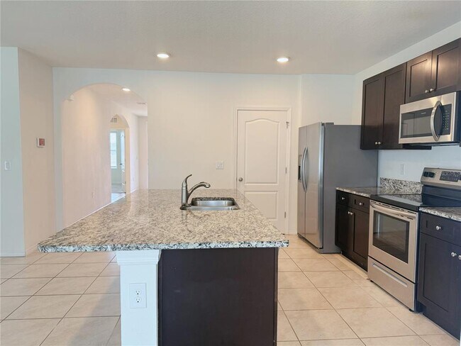 Building Photo - 1805 Rain Lily Pl