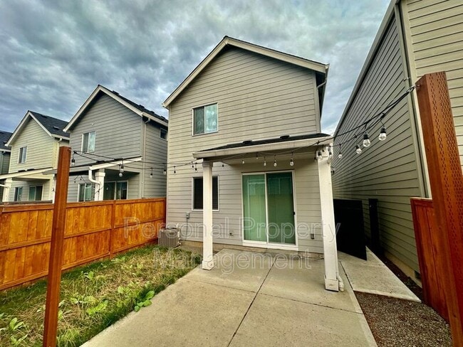 Building Photo - 11323 NE 25th St