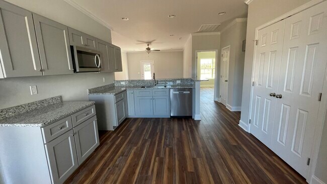 Building Photo - 53 Dewitt Lowery Rd