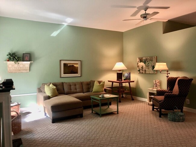 Building Photo - Charming oversized one bedroom cottage nestled quietly among a beautiful Bainbridge oasis
