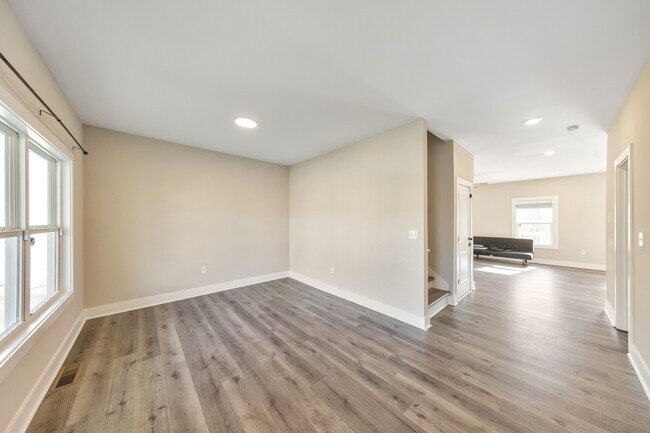 Building Photo - 336 Nobleman Way