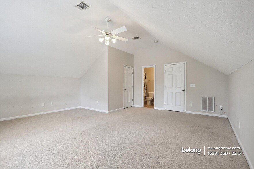 Building Photo - 404 Birdstone Dr