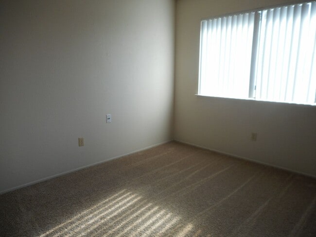 Building Photo - House for Rent!