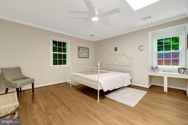 Building Photo - 7845 Old Dominion Dr