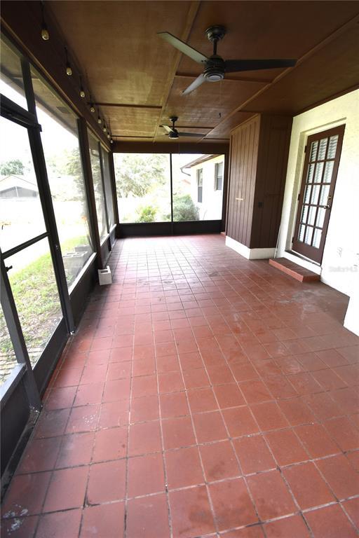 Building Photo - 9109 Queen Elizabeth Ct