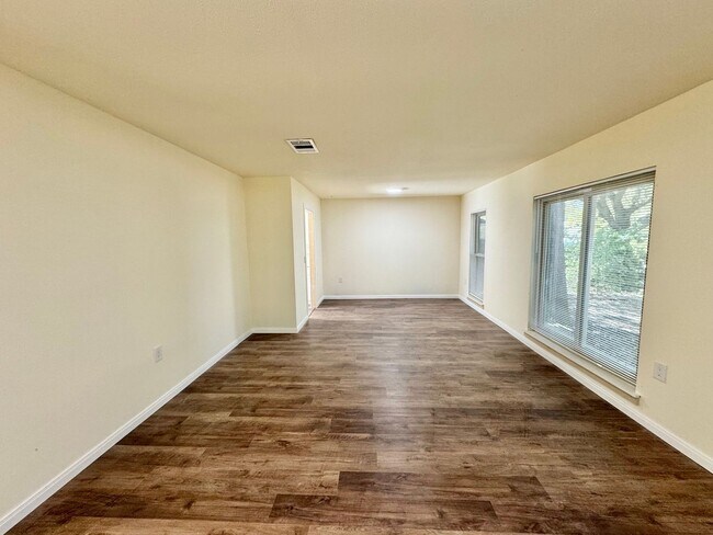 Building Photo - *COMING SOON* *MOVE IN SPECIAL* Beautiful 3-Bedroom/ 2 Bath REMODELED Home!