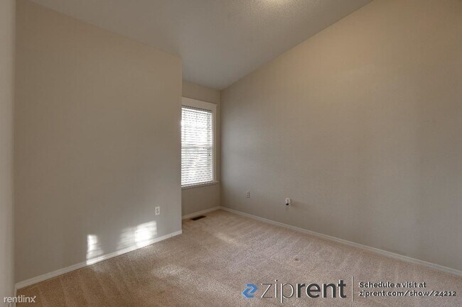 Building Photo - 3 br, 2 bath House - 6117 101st Place Nort...