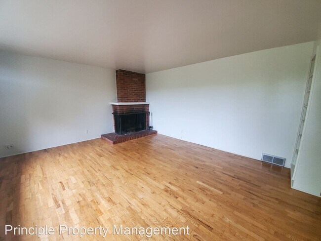 Building Photo - 3 br, 2 bath House - 1810 Fairmount Blvd.