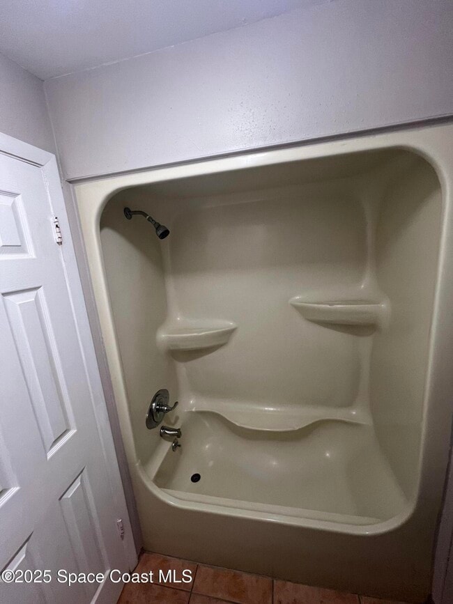 Building Photo - 8716 Hibiscus Ct