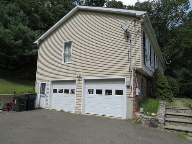 Building Photo - 15 Hayestown Heights