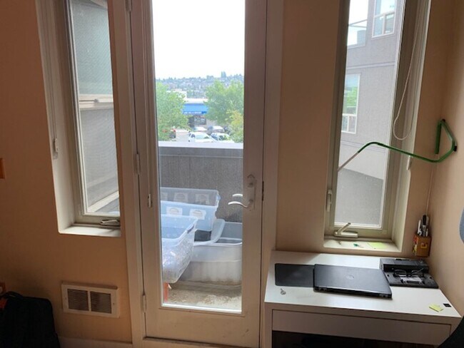 Building Photo - South Lake Union / Queen Anne Condo at the...