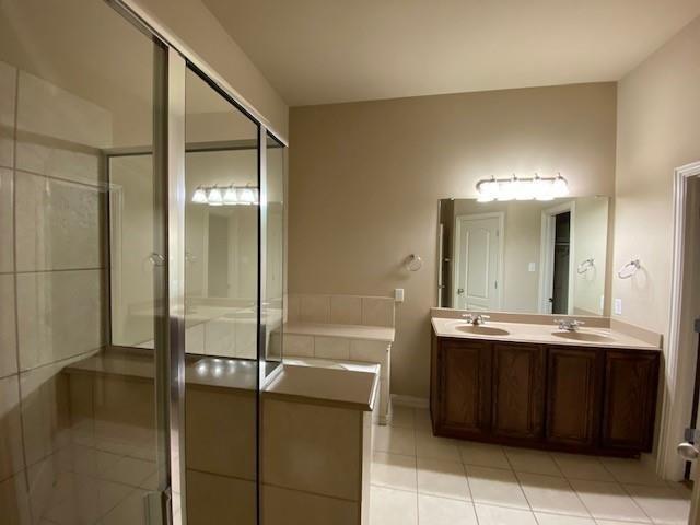 Building Photo - 2424 Gold Rush Dr