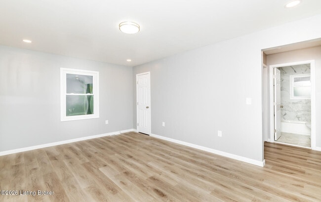 Building Photo - 204 W Warfield St