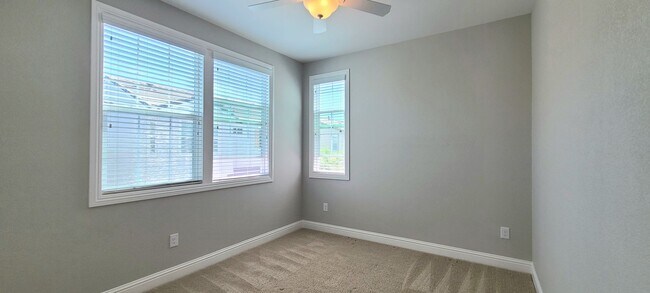 Building Photo - Beautifull Single Family Home in Folsom w/ Solar, Tankless Water Heater, Pool Access, Bonus Room ...