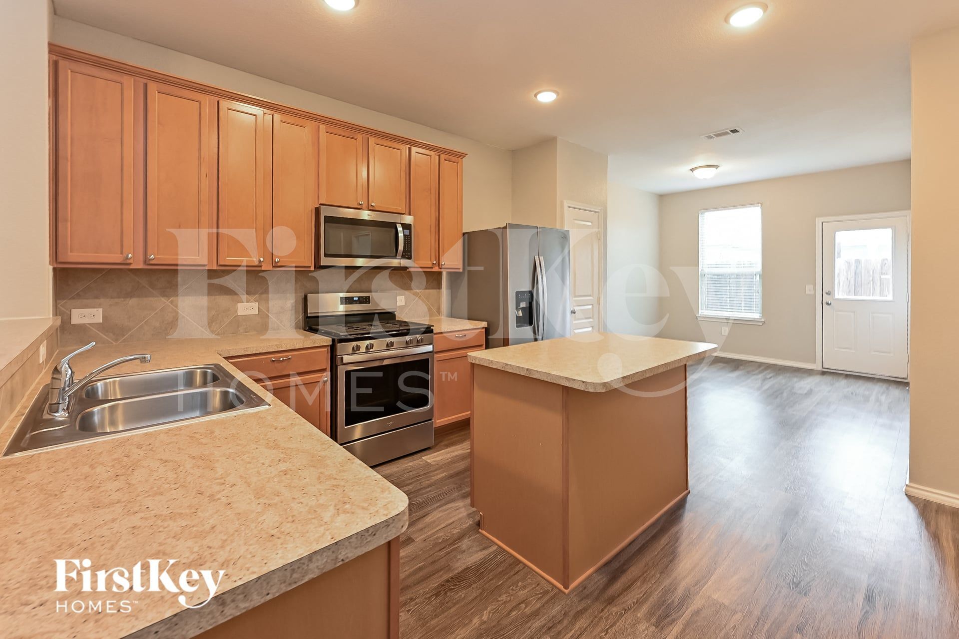 Building Photo - 14711 Myrtle Point Dr