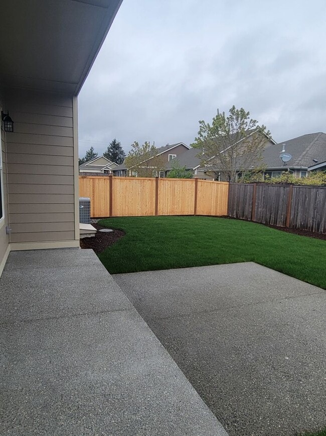 Building Photo - Brand new 2 bedroom home + den