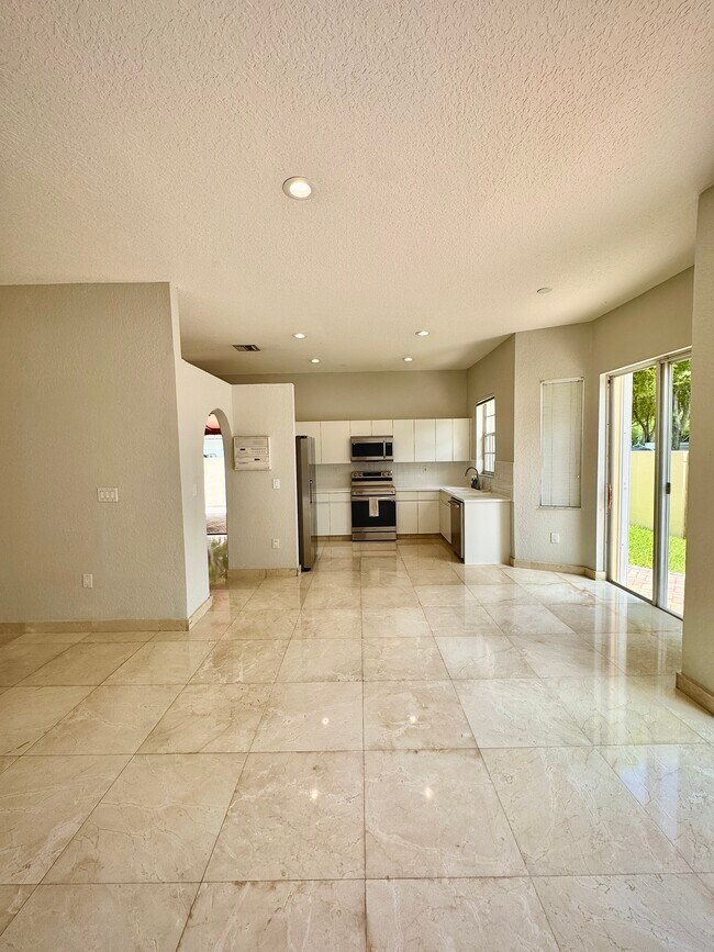 Building Photo - 10530 NW 52nd Terrace