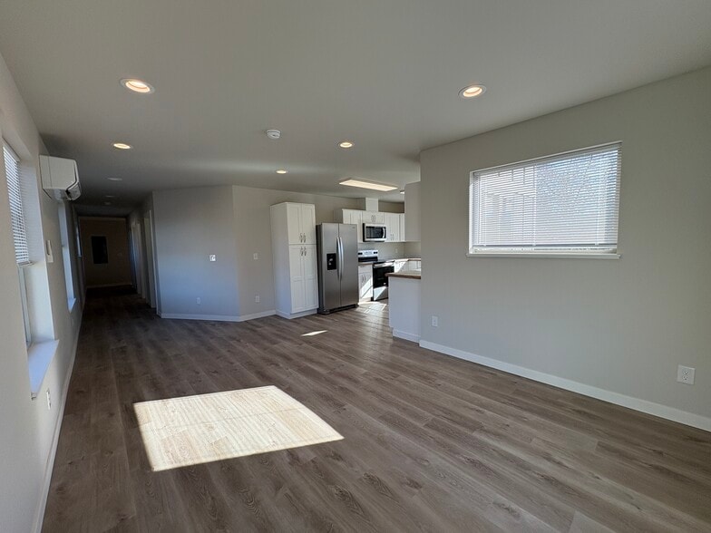 Building Photo - 2210 Arden Ct N