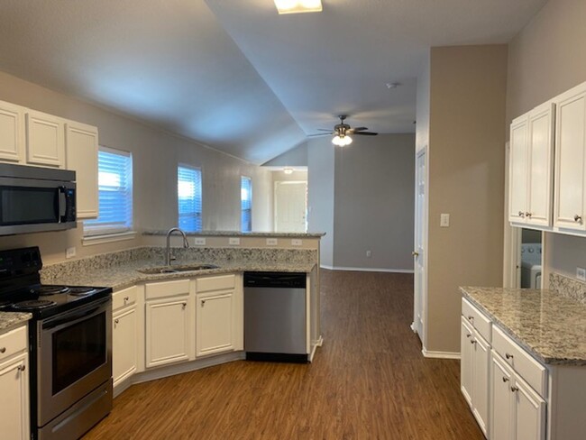 Building Photo - Darling Home in Keller ISD! READY FOR MOVE...