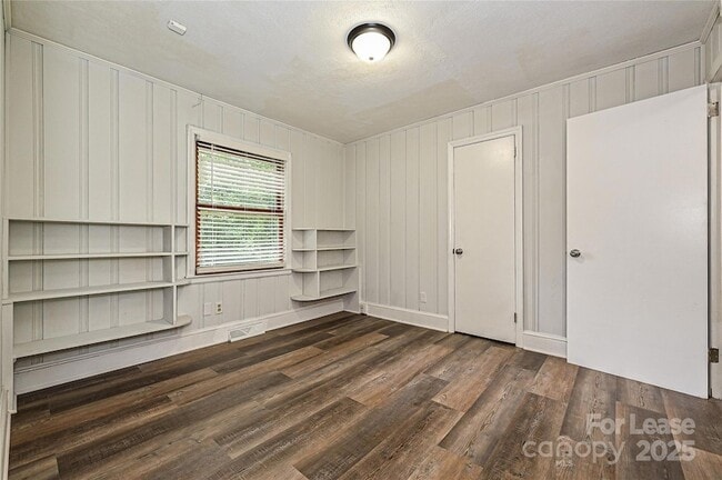 Building Photo - 2256 Kilborne Dr