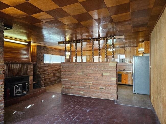 Building Photo - 316-317 S Vincent Ct