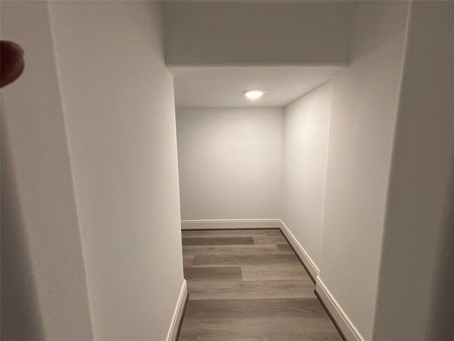 Building Photo - 504 Nursery Rd