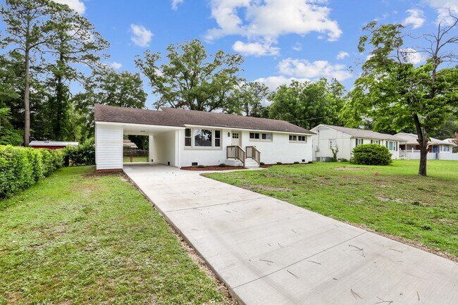Building Photo - 105 Sumpter Dr