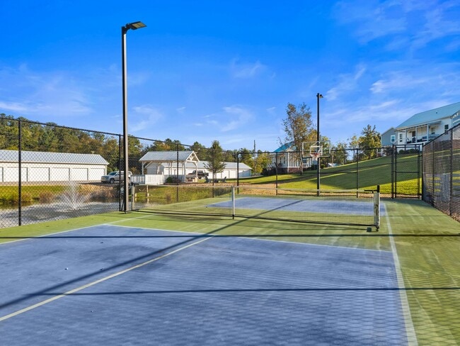 Building Photo - 219 Auttie Cir