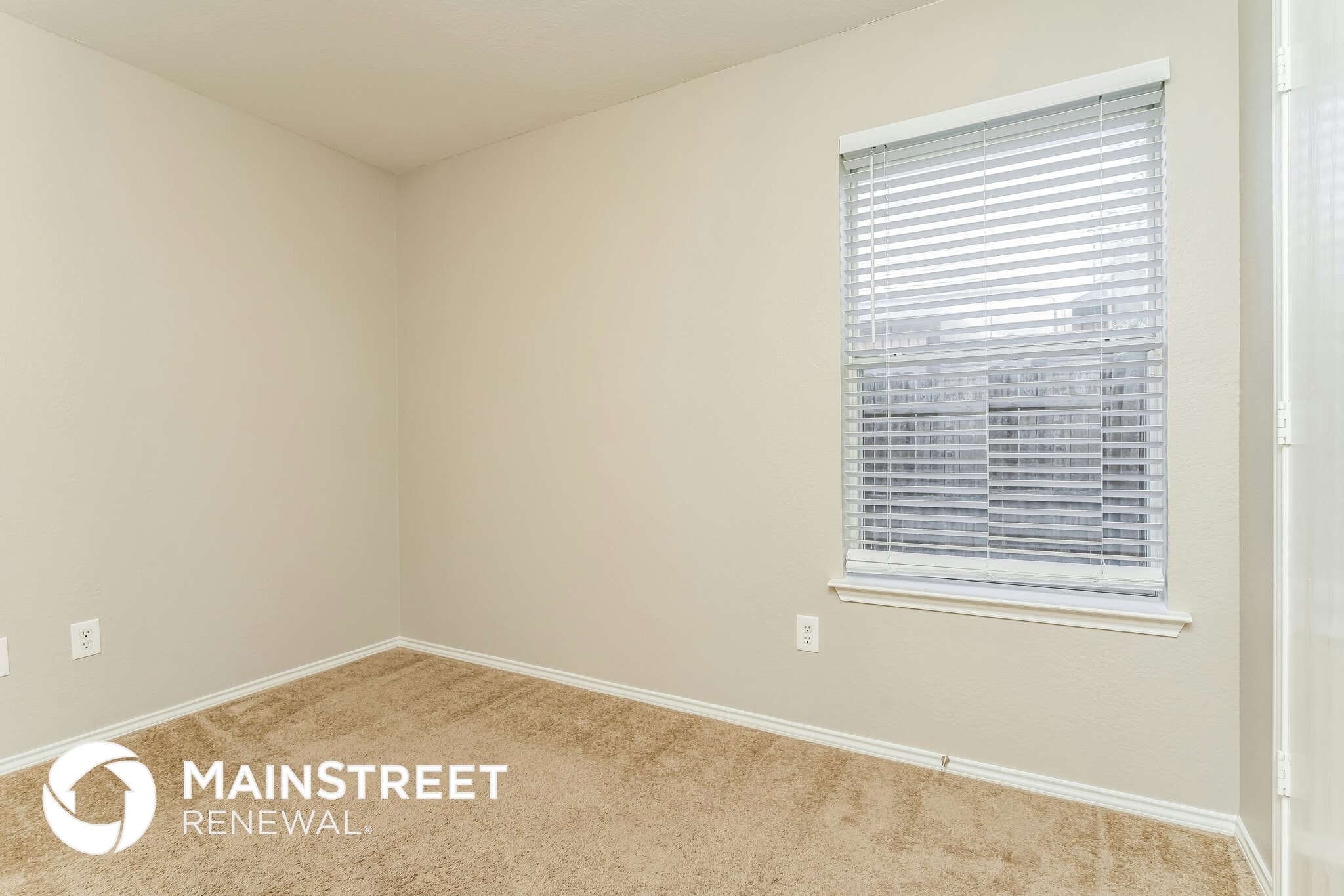 Building Photo - 717 Somerset Dr