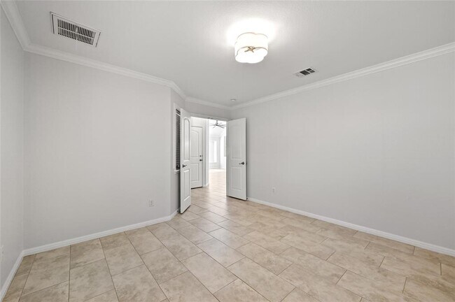 Building Photo - 6909 Bay City Bend