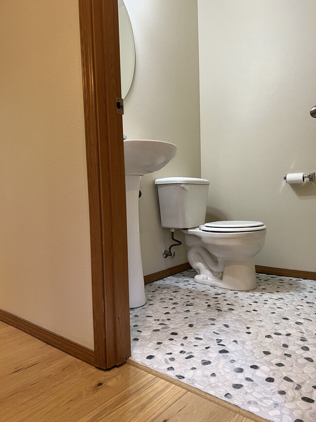 Building Photo - 4302 Lupine Ct