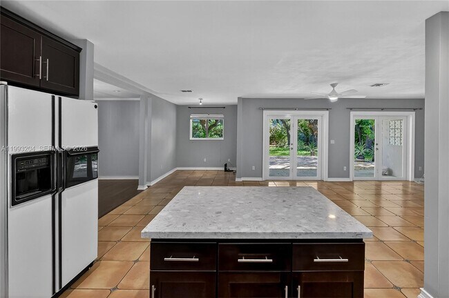 Building Photo - 6767 SW 154th St