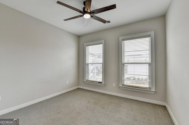 Building Photo - 2083 Holtz Ln