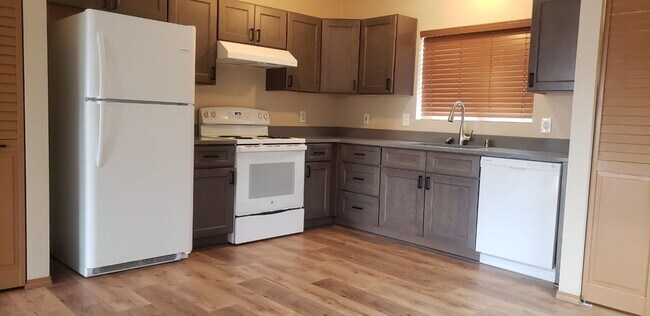 Building Photo - 3431-3433 E. Montgomery Ave