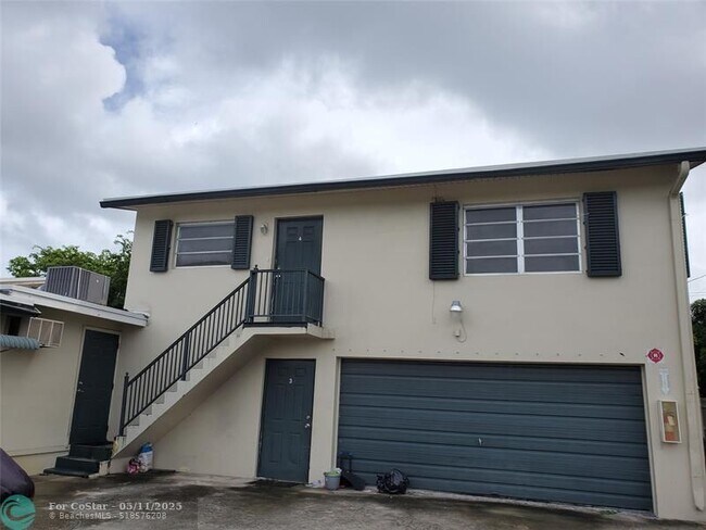 Building Photo - 6220 SW 41st Ct