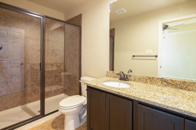 Building Photo - AVAILABLE NOW! GORGEOUS 3 BEDROOM DUPLEX LOCATED IN BUDA, TEXAS!