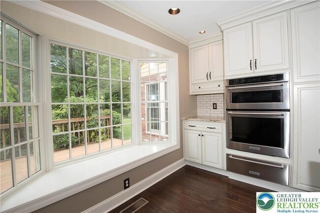 Building Photo - 1528 Wethersfield Dr