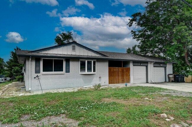 Building Photo - $2,595- 4 Bed, 2 Bath Home in Arvada with ...