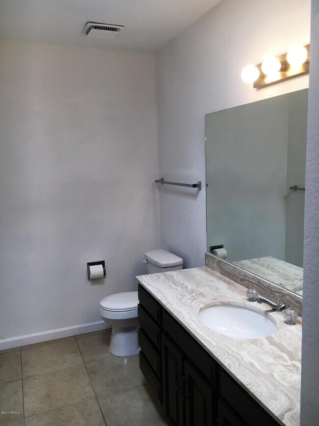 Building Photo - 4846 E Placita Arenosa