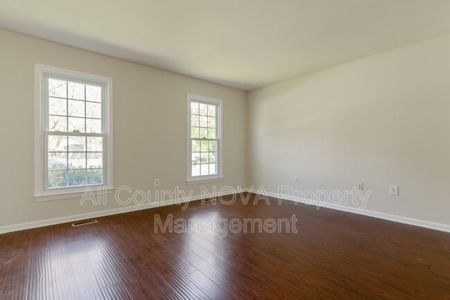 Building Photo - 7826 Fordson Rd