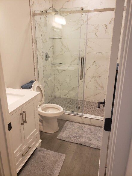 Building Photo - 725 19th St